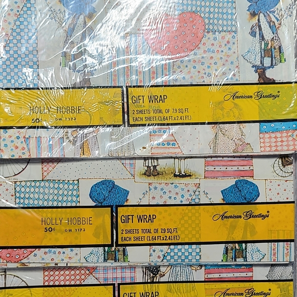 Vintage Holly Hobbie gift wrapping paper - Picture 6 of 6